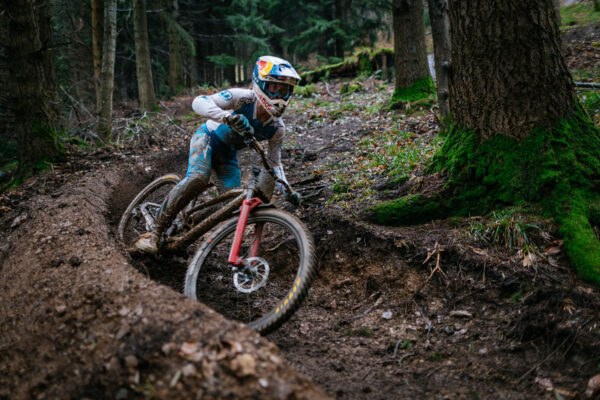  VIDEO | Ronan Dunne ukázal domácu zjazdovú trať v novom videu Another Round